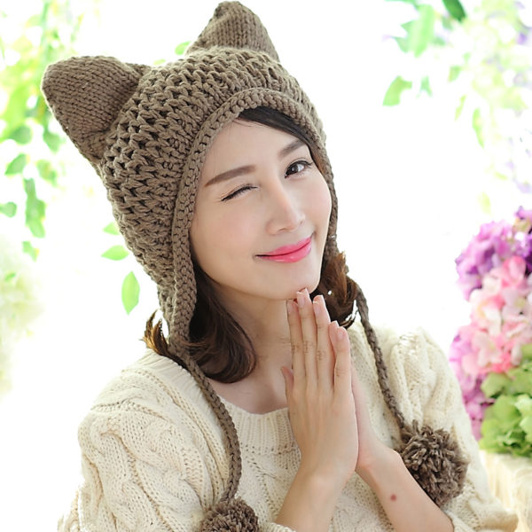 Bonnet oreilles de chat et pompons – Image 4