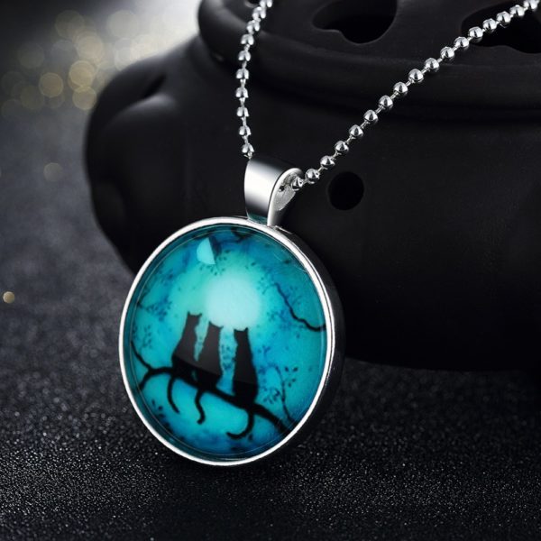Collier médaillon chat fluorescent bleu – Image 2