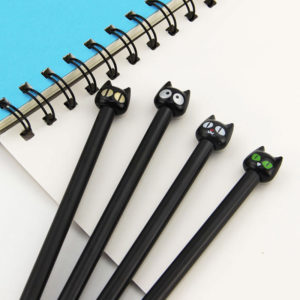 4 stylos chats noirs